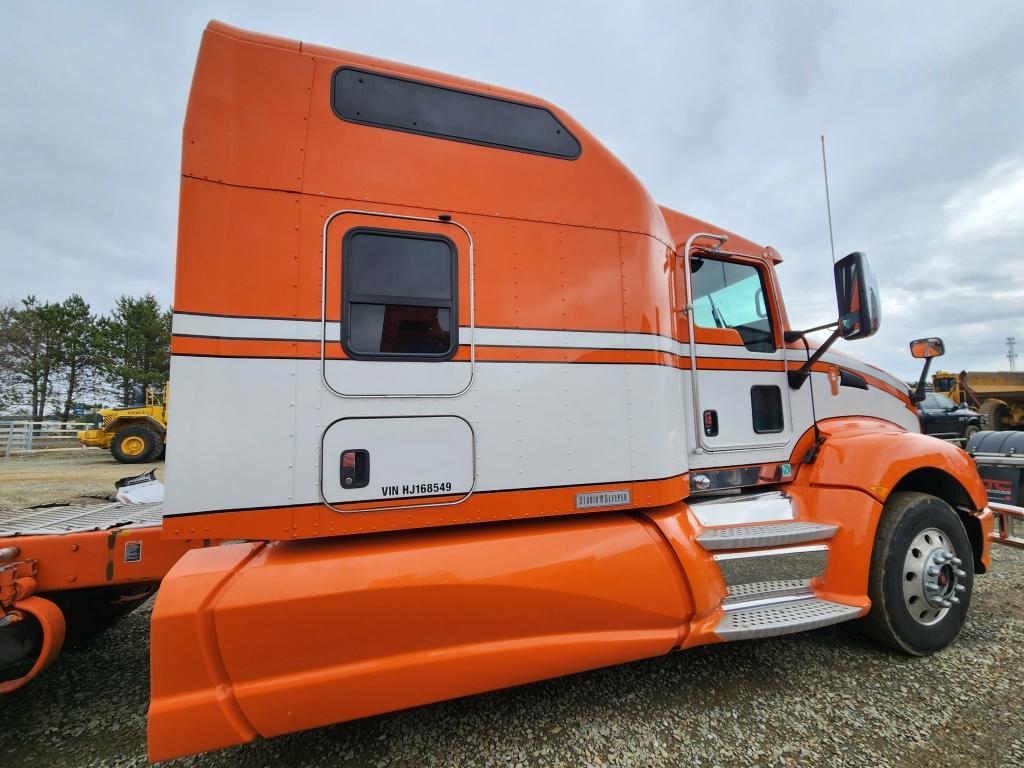 2017 Kenworth T660 Studio Sleeper