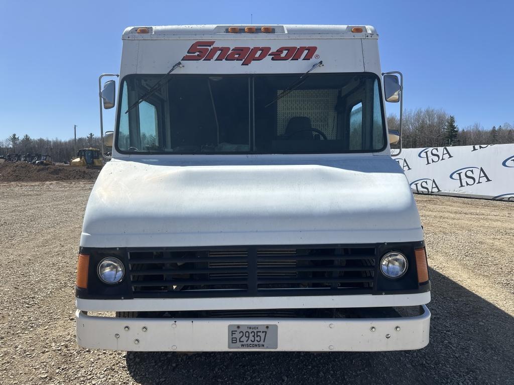 2001 Freightliner Mt45 Box Truck