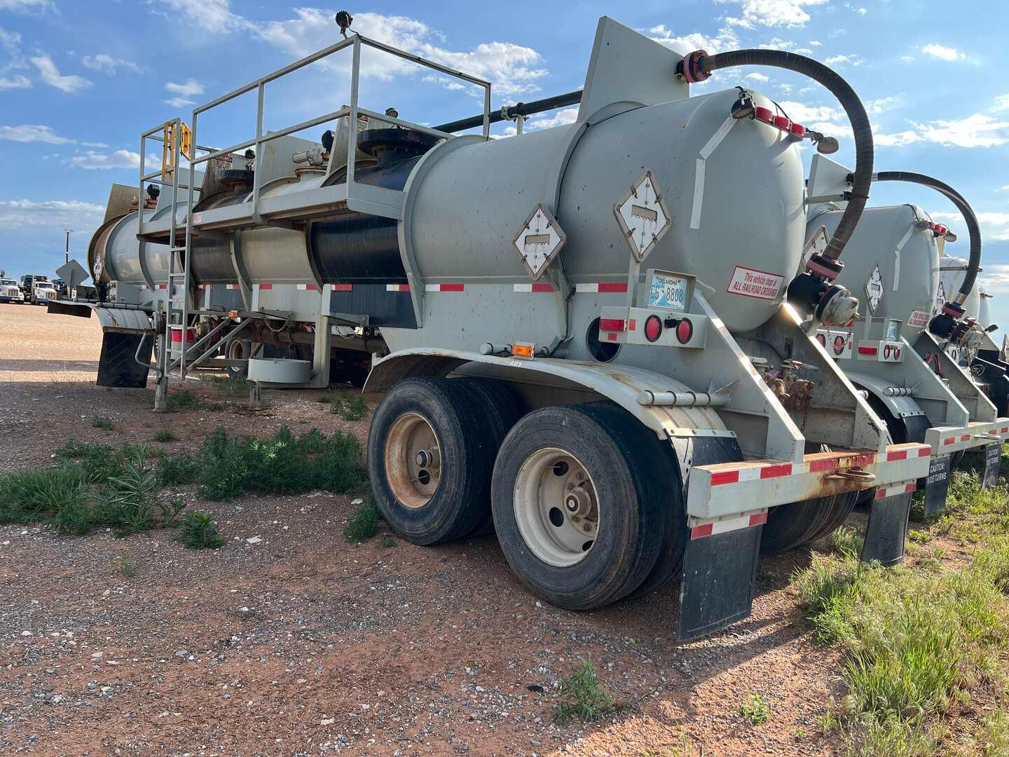 2011 WORLEY WELDING WORKS  T/A ACID TRANSPORT TRAILER Air ride, GVWR 46,000