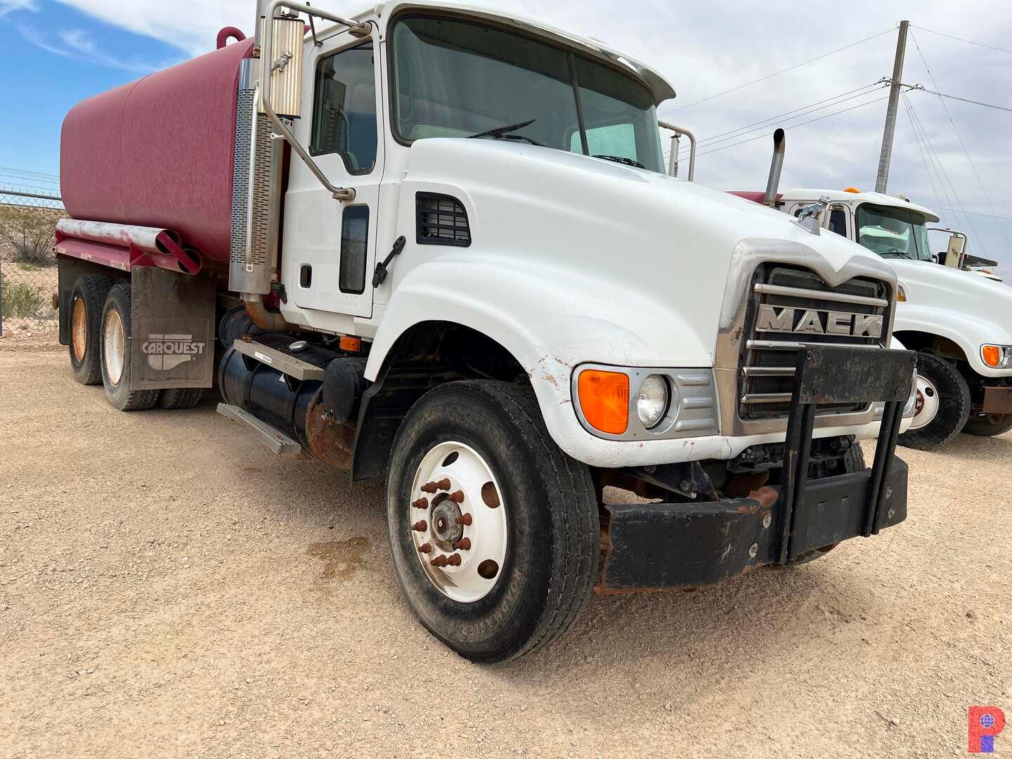 2005 MACK  CV713 T/A WATER TRUCK ODOMETER READS 307,107 MILES, VIN/SN: 1M2A