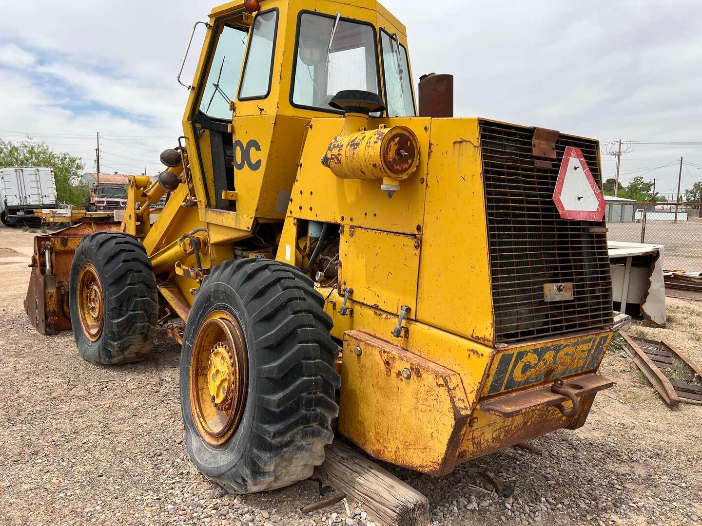 CASE W20C  FRONT END WHEEL LOADER **INOPERALBE**  17.5-25 Tires 14810