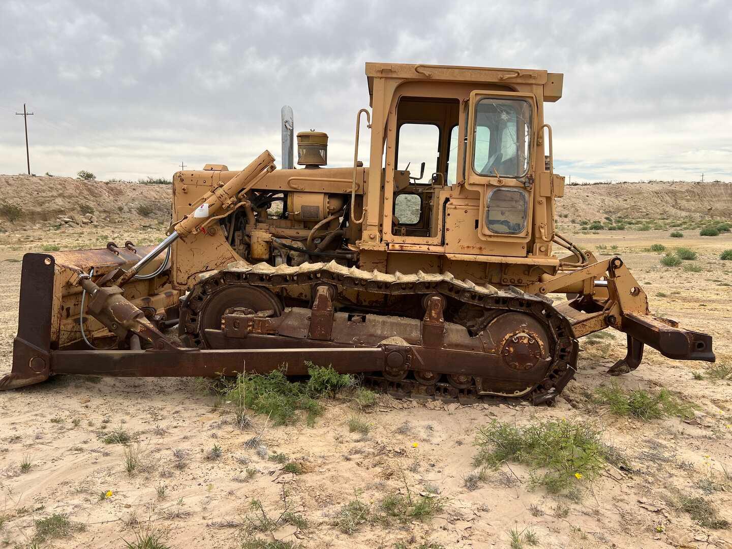 CATERPILLAR D6D CRAWLER DOZER  14791