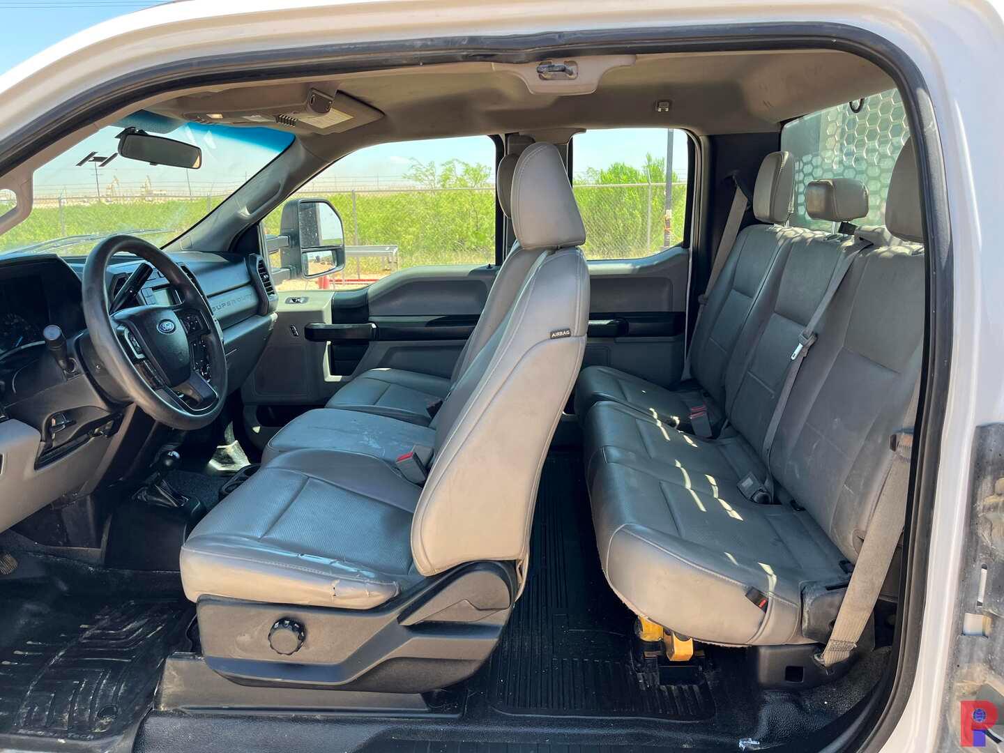 2019 FORD F-550 EXTENDED CAB MECHANIC'S TRUCK ODOMETER READS 122350 MILES,