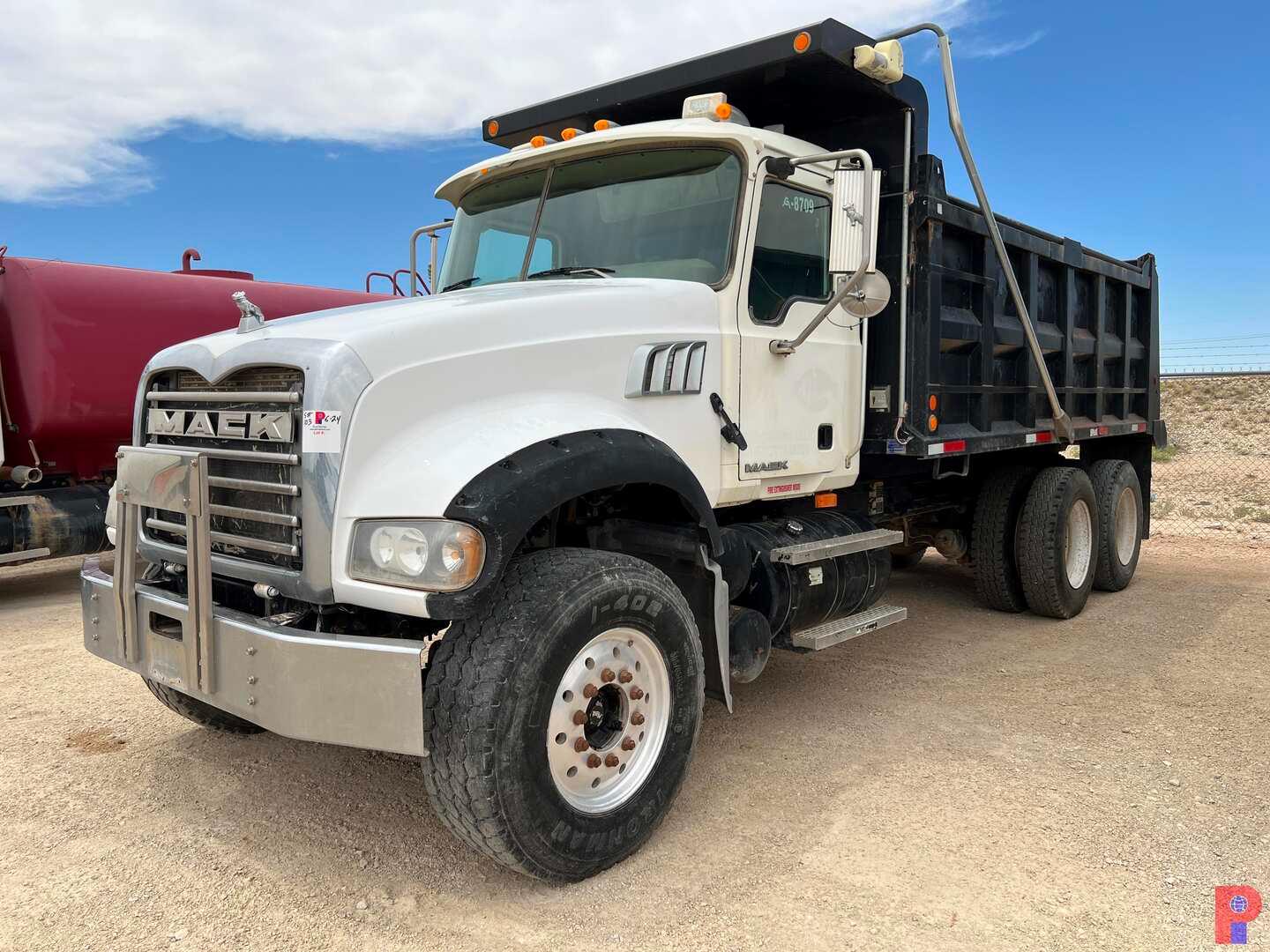 2007 MACK GRANITE T/A GRANITE DUMP TRUCK ODOMETER READS 334,993 MILES, METE