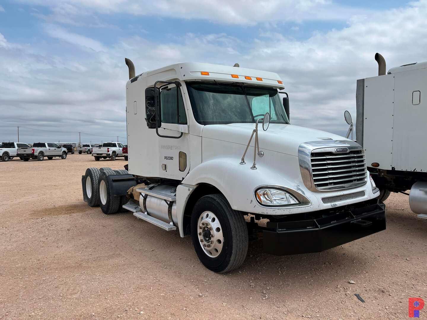 2007 FREIGHTLINER COLUMBIA T/A SLEEPER HAUL TRUCK ODOMETER READS 673685 MIL