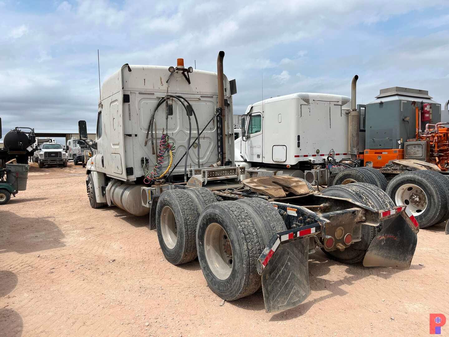 2011 FREIGHTLINER CASCADIA T/A SLEEPER HAUL TRUCK ODOMETER READS 409704 MIL