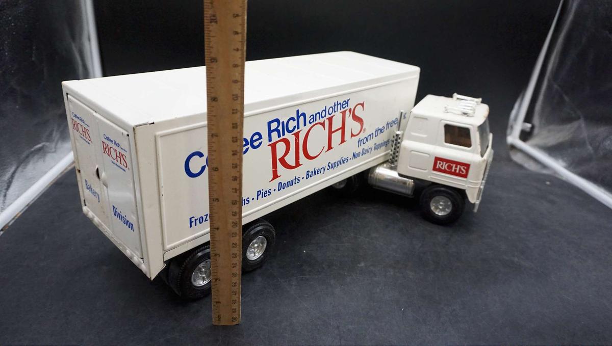 Ertl Coffee Rich And Other Rich'S From The Freezer Truck & Trailer