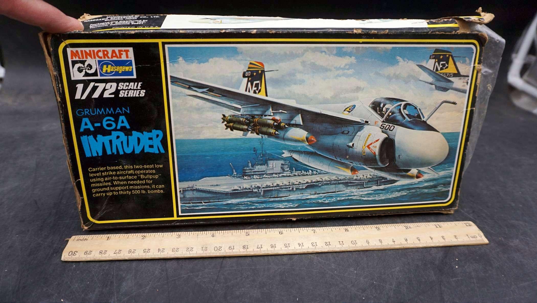 Minicraft 1/72 Grumman A-6A Intruder Model Kit