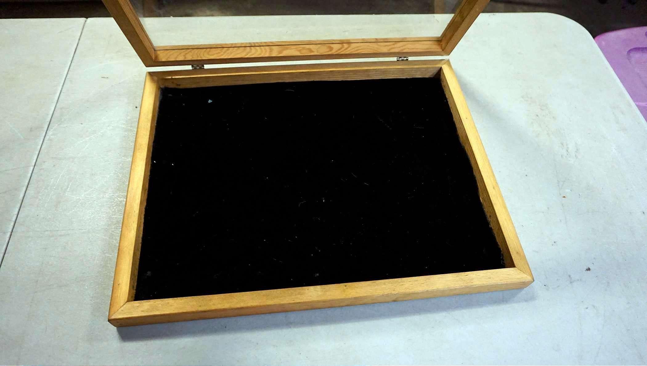 Display Case W/ Glass Lid