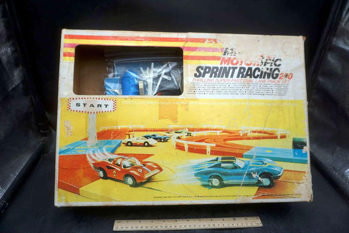 Mini Motorific Sprint Racing 200 - Thrilling Super-Fast Dual Lane Track Set