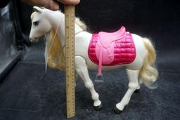 2016 Mattel Barbie Dream Horse (Walks, Moves Head & Makes Sounds)