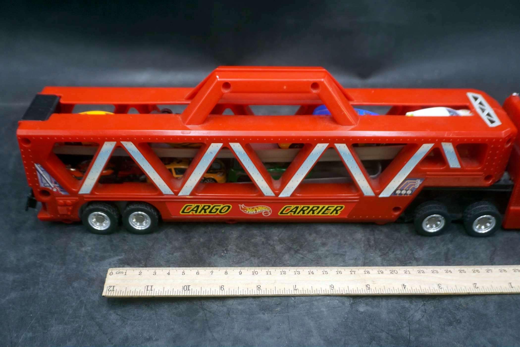 Hot Wheels Cargo Carrier Trailer & Truck W/ Vehicles