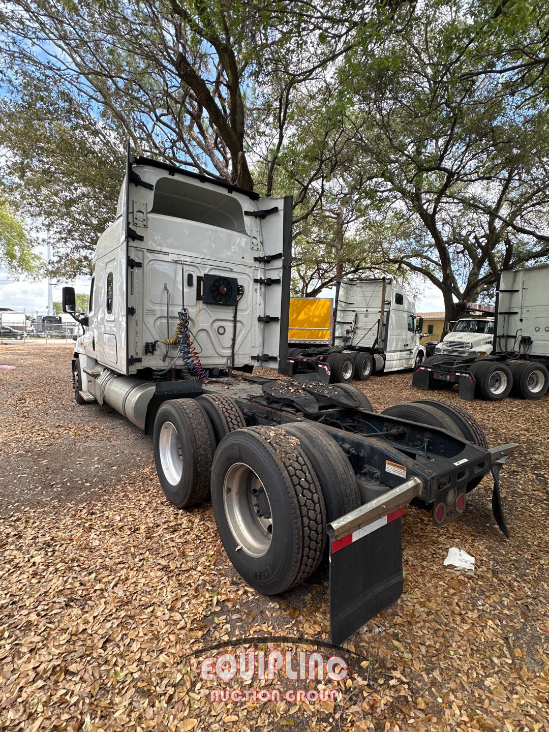 2018 FREIGHTLINER CASCADIA SLEEPER