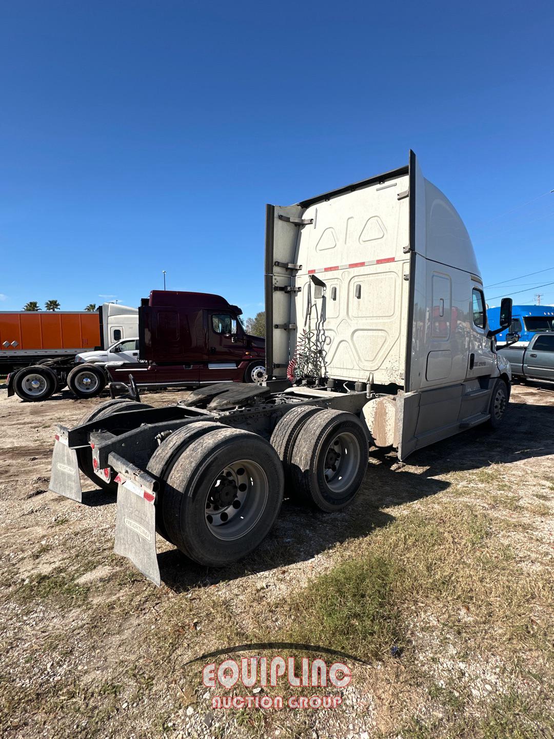 2018 FREIGHLTINER CASCADIA TANDEM AXLE SLEEPER