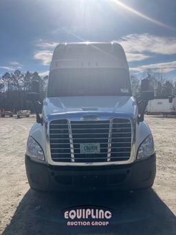 2015 Freightliner CASCADIA TANDEM AXLE SLEEPER