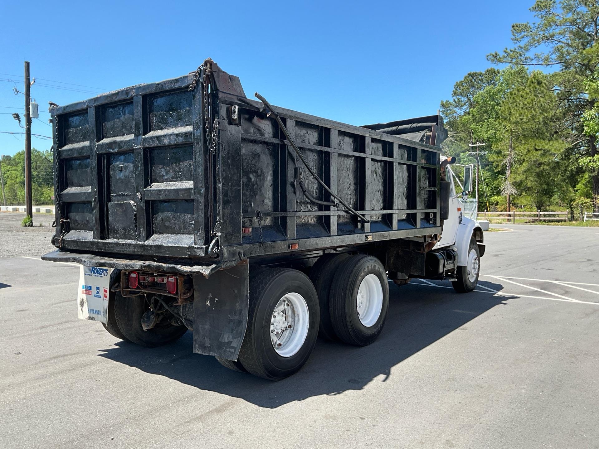 1990 INTERNATIONAL 4900 DUMP TRUCK