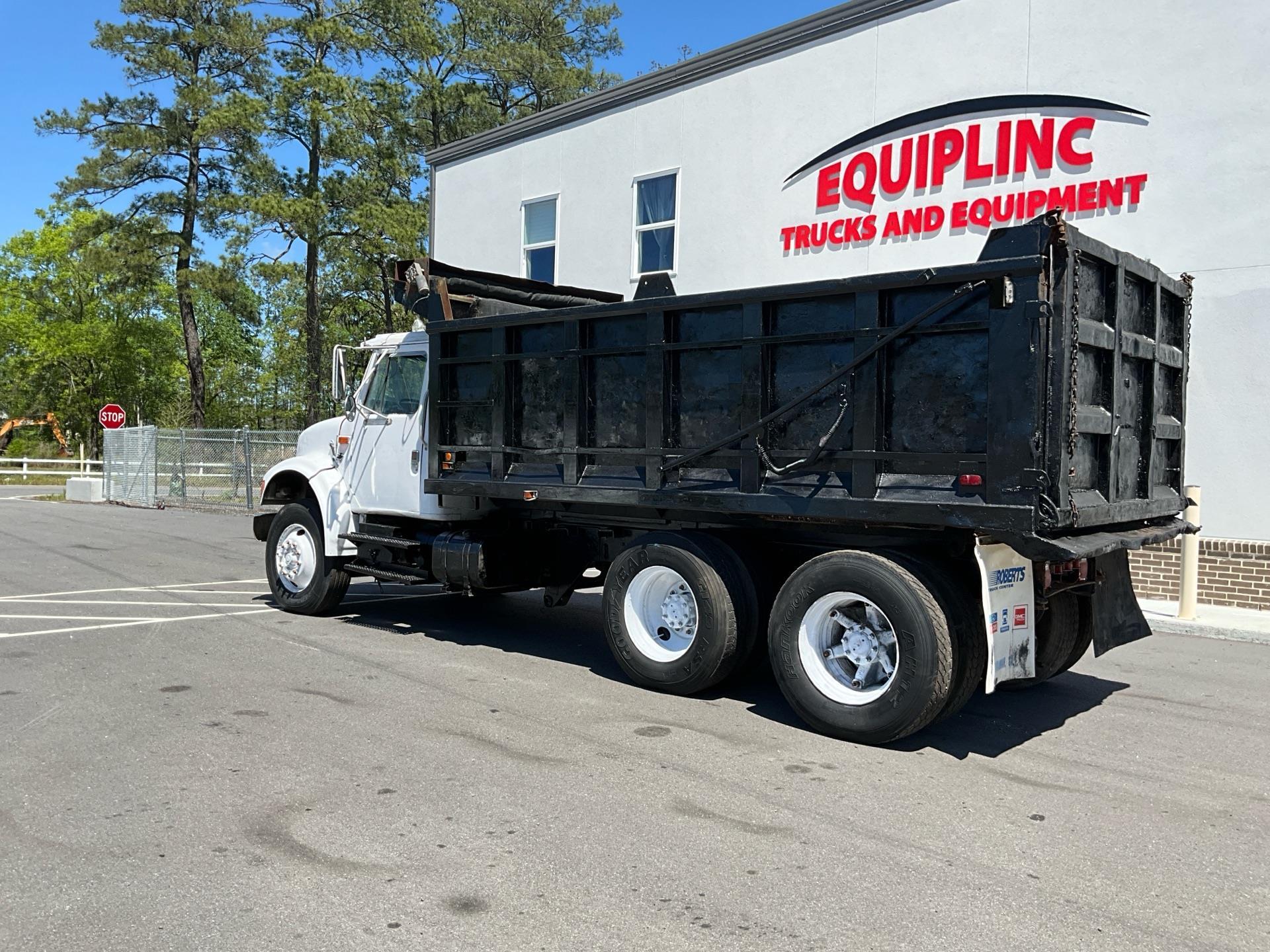 1990 INTERNATIONAL 4900 DUMP TRUCK