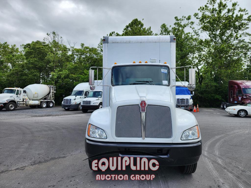 2016 Kenworth T370 26' Box Truck