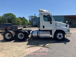 2019 Freightliner Cascadia TANDEM AXLE DAY CAB