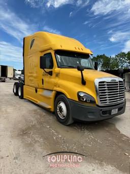 2015 FREIGHTLINER CASCADIA TANDEM AXLE SLEEPER