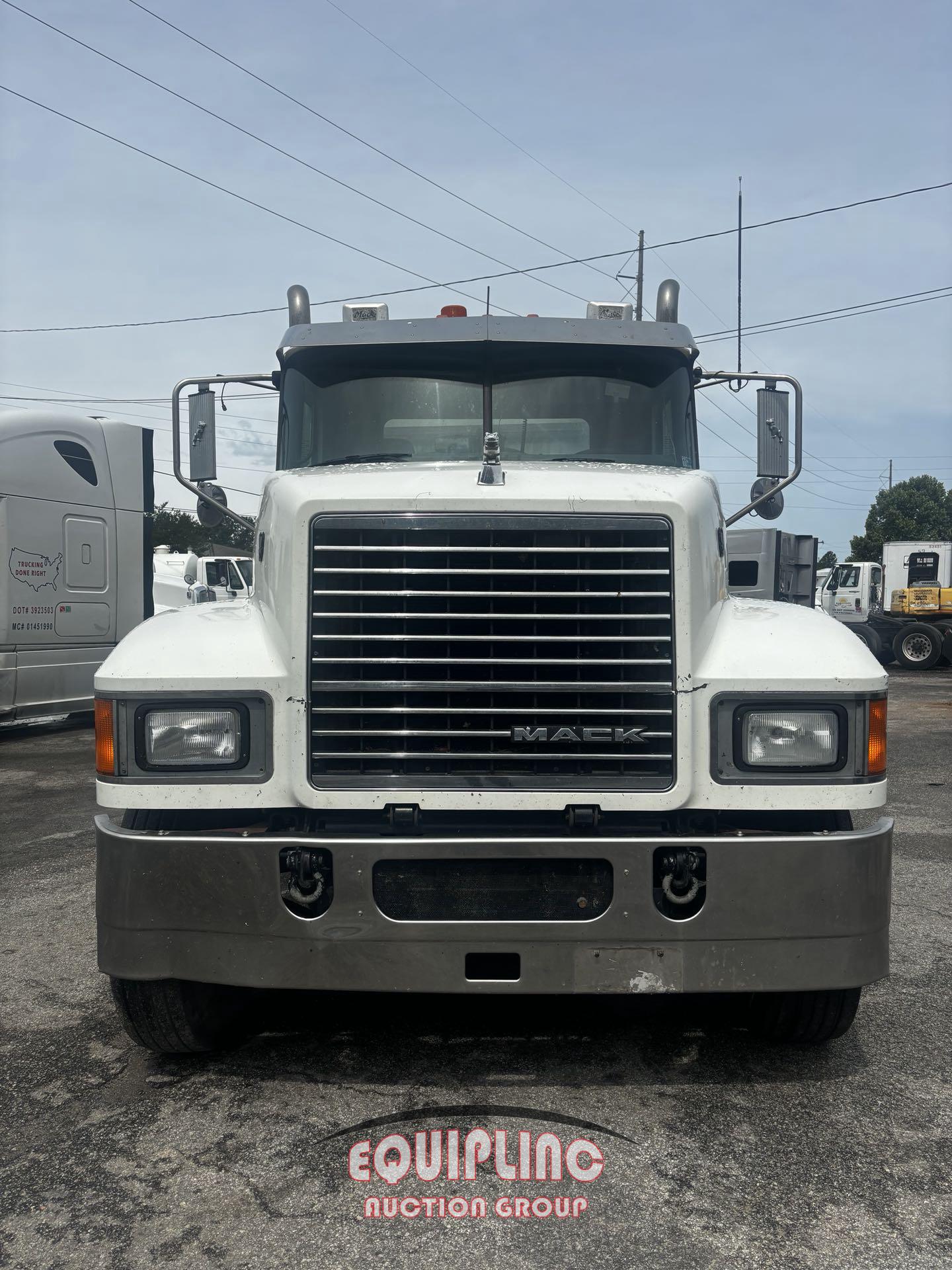 2013 MACK CHU613 6X4 TANDEM AXLE DAY CAB