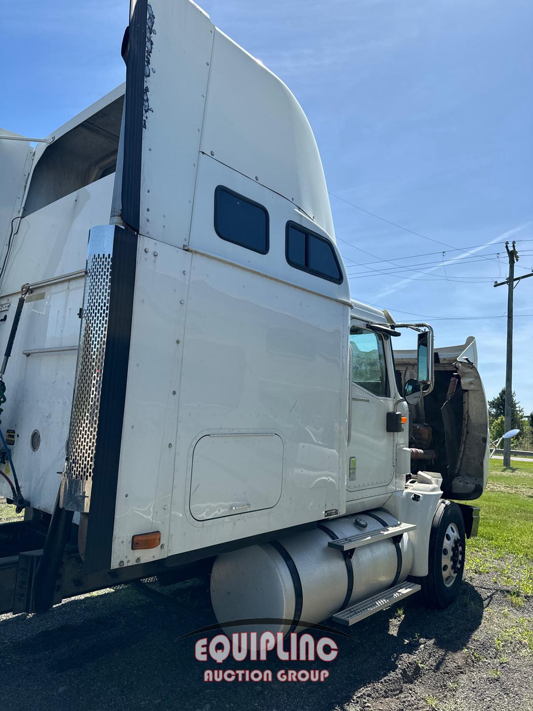 2007 International L9400I SLEEPER