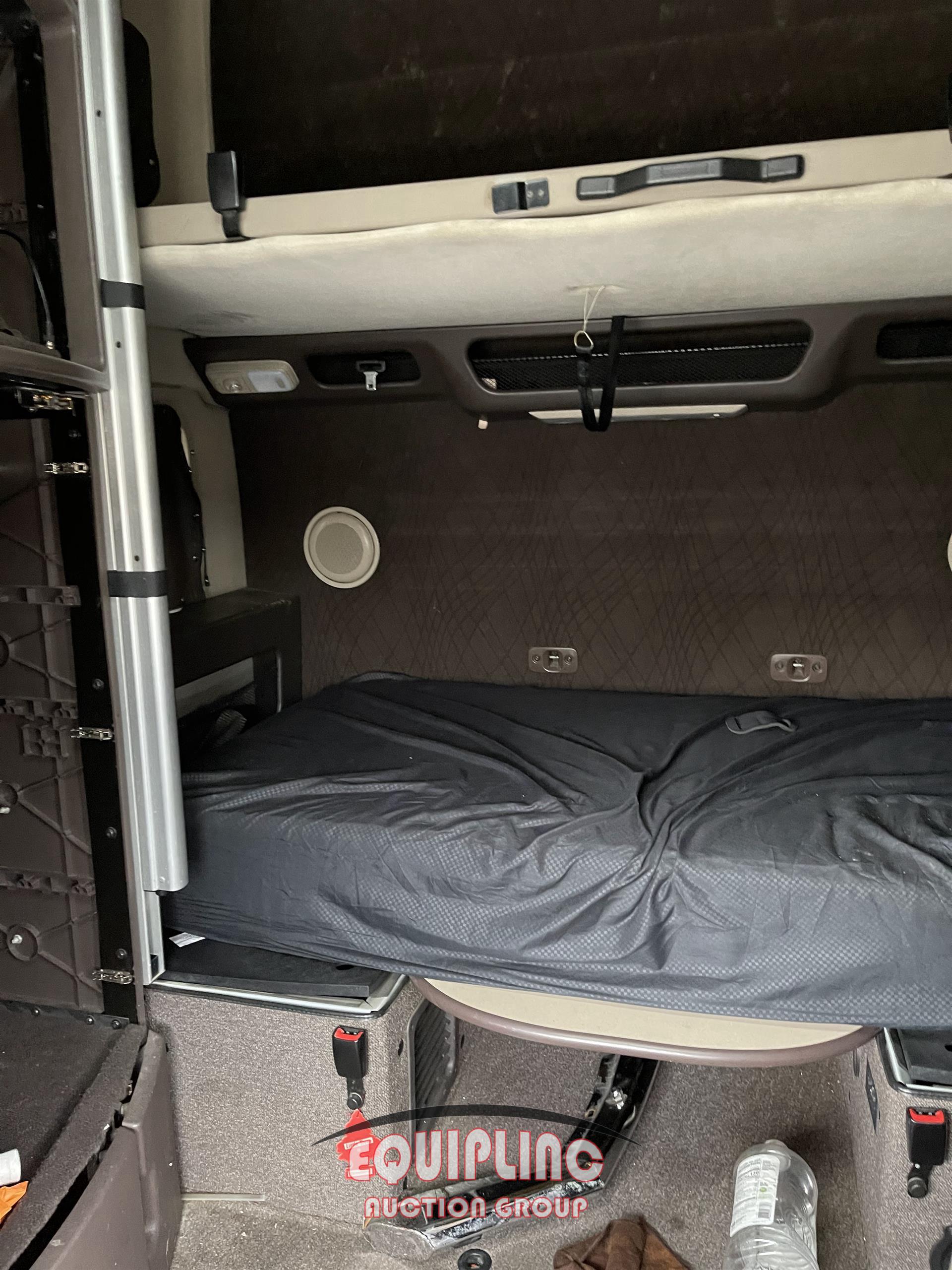 2018 VOLVO VNL SLEEPER