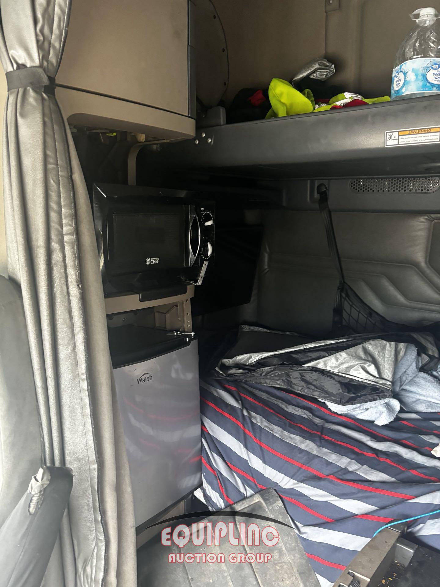 2016 FREIGHTLINER CASCADIA TANDEM AXLE SLEEPER