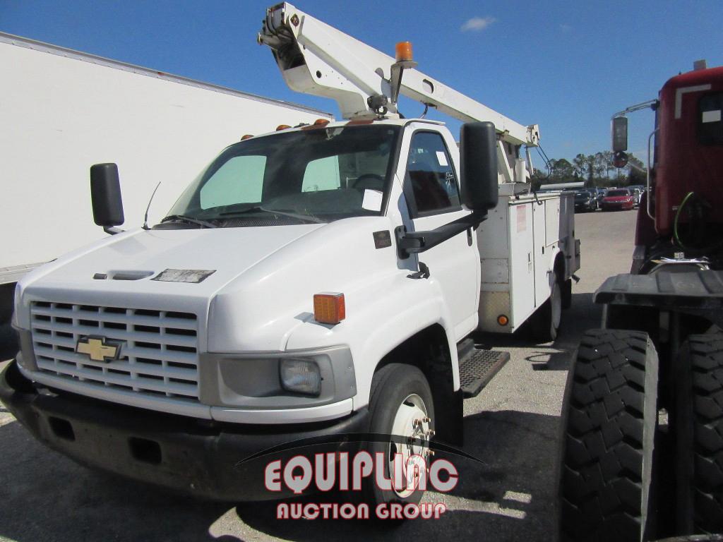 2004 CHEVROLET C4500 SINGLE AXLE BUCKET TRUCK