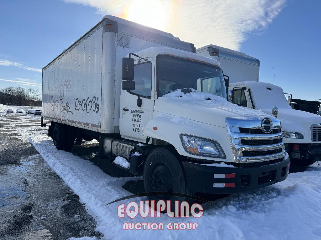 2013 HINO 338 26FT BOX TRUCK