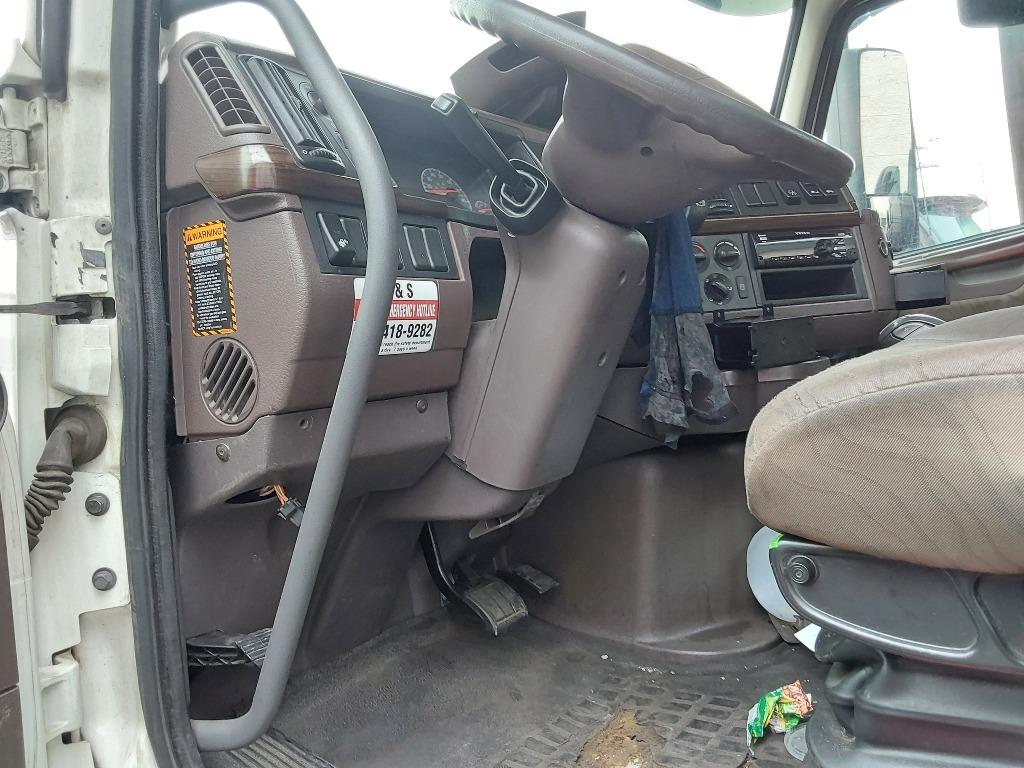 2016 VOLVO VNL DAY CAB