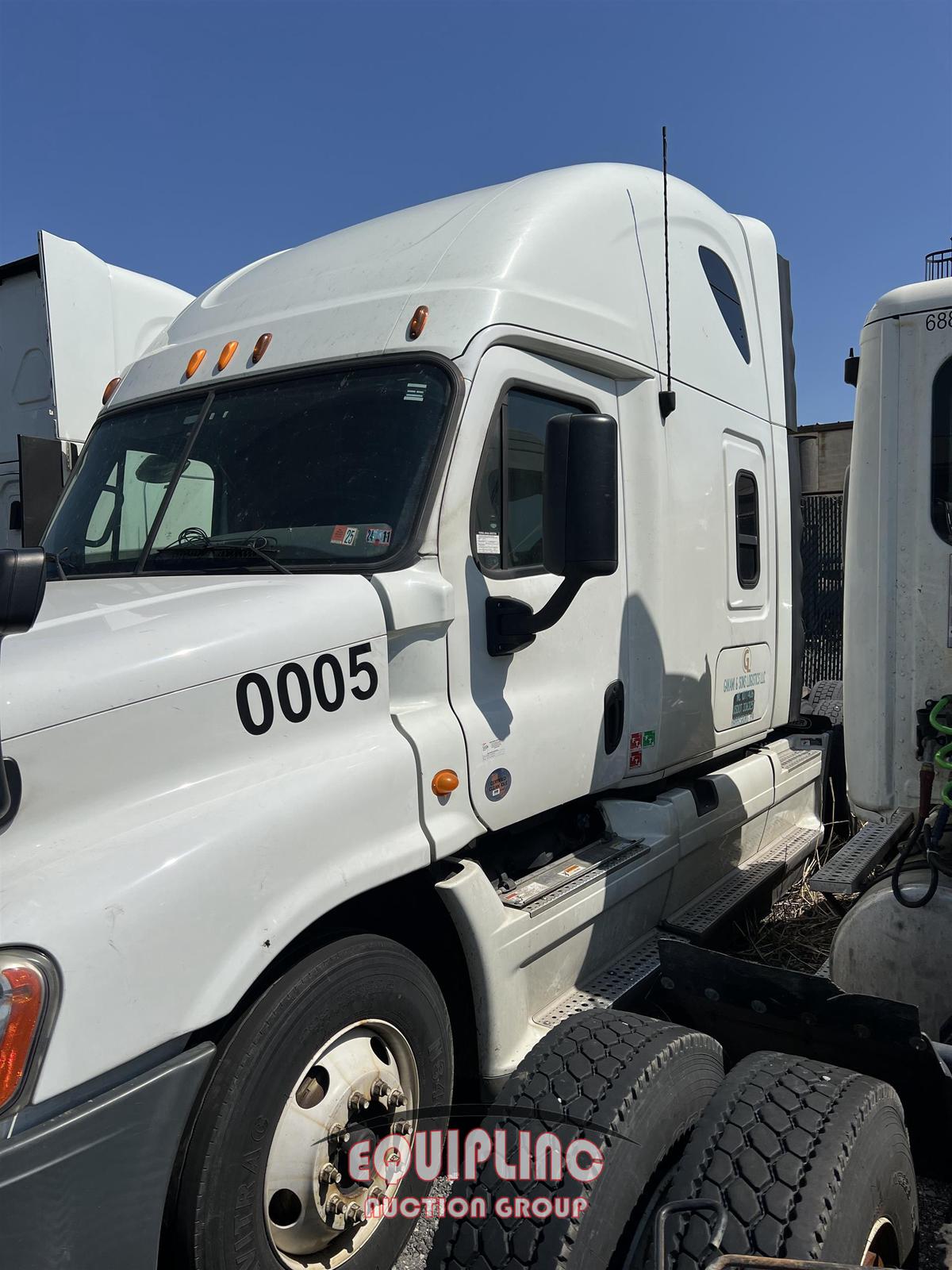 2013 FREIGHTLINER CASCADIA TANDEM AXLE SLEEPER