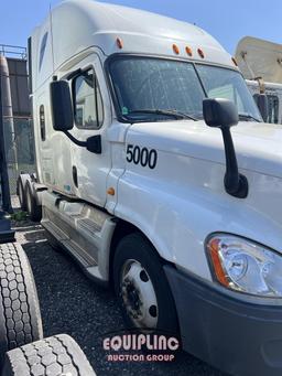 2013 FREIGHTLINER CASCADIA TANDEM AXLE SLEEPER