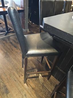 Black vinyl cushion bar chairs (sold in lot of 7 times)