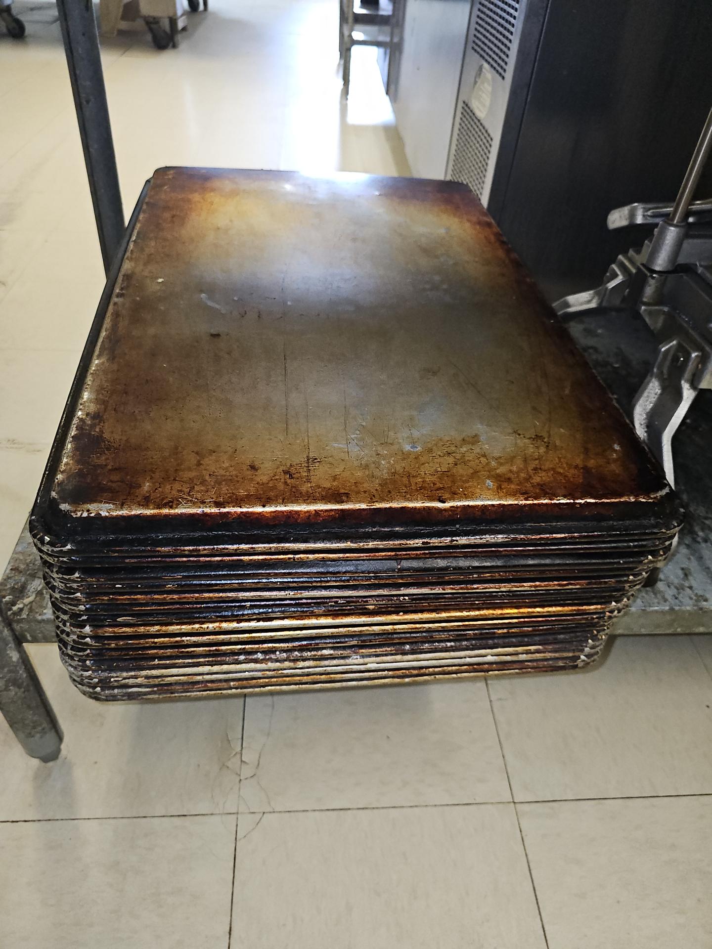 Aluminum sheet pans