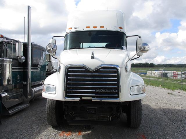 2018 MACK CXU613 Pinnacle Conventional, Non-Runner