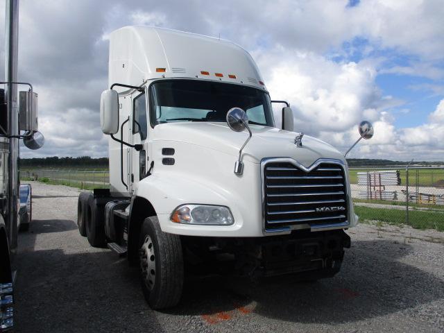 2018 MACK CXU613 Pinnacle Conventional, Non-Runner