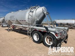 (x) (10-8) 1986 FRUEHAUF 1000 Cu Ft T/A Pneumatic