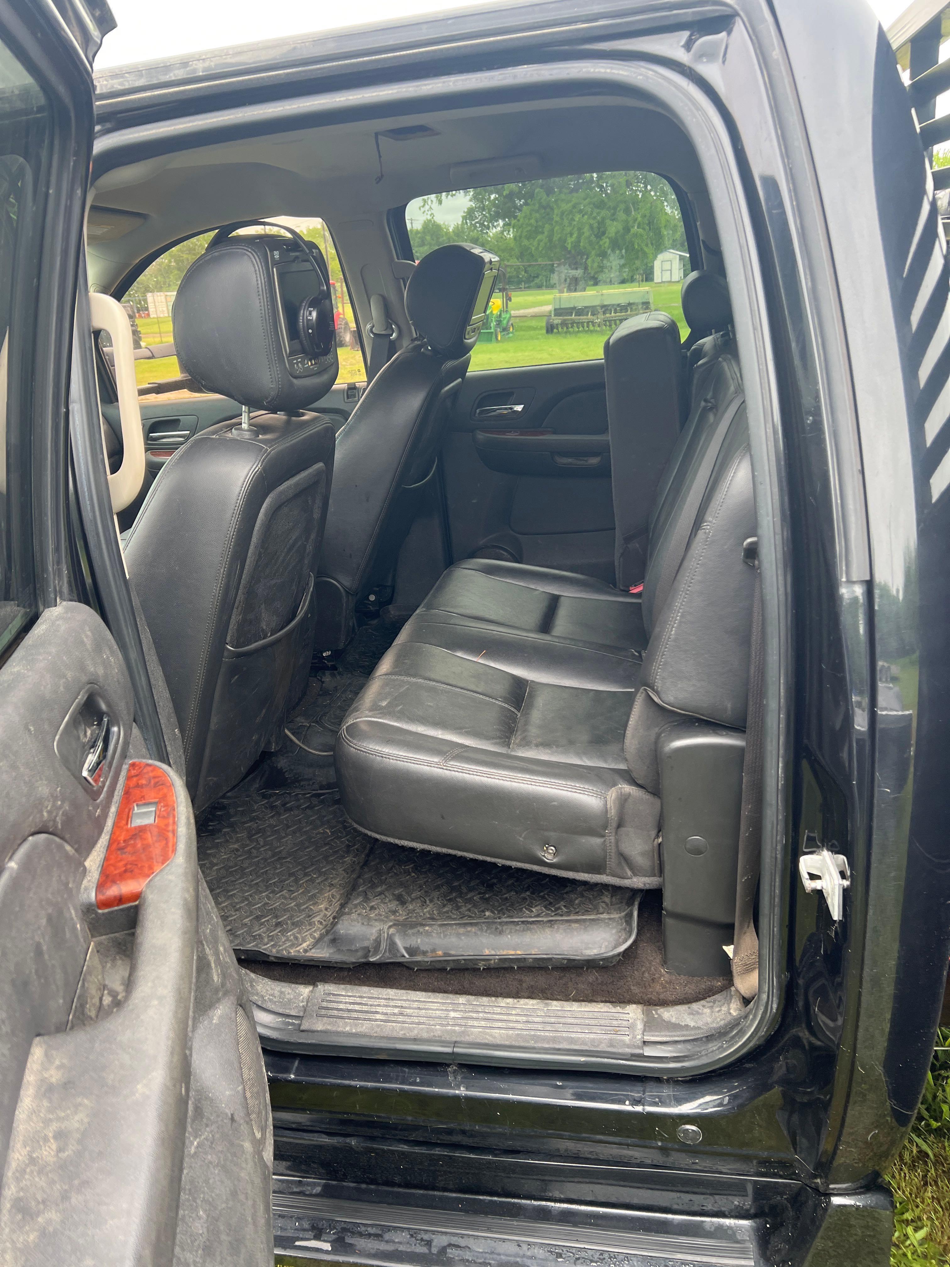 2009 Chevy Silverado Flatbed - Western Hauler - 140K miles - Diesel - Runs as it should