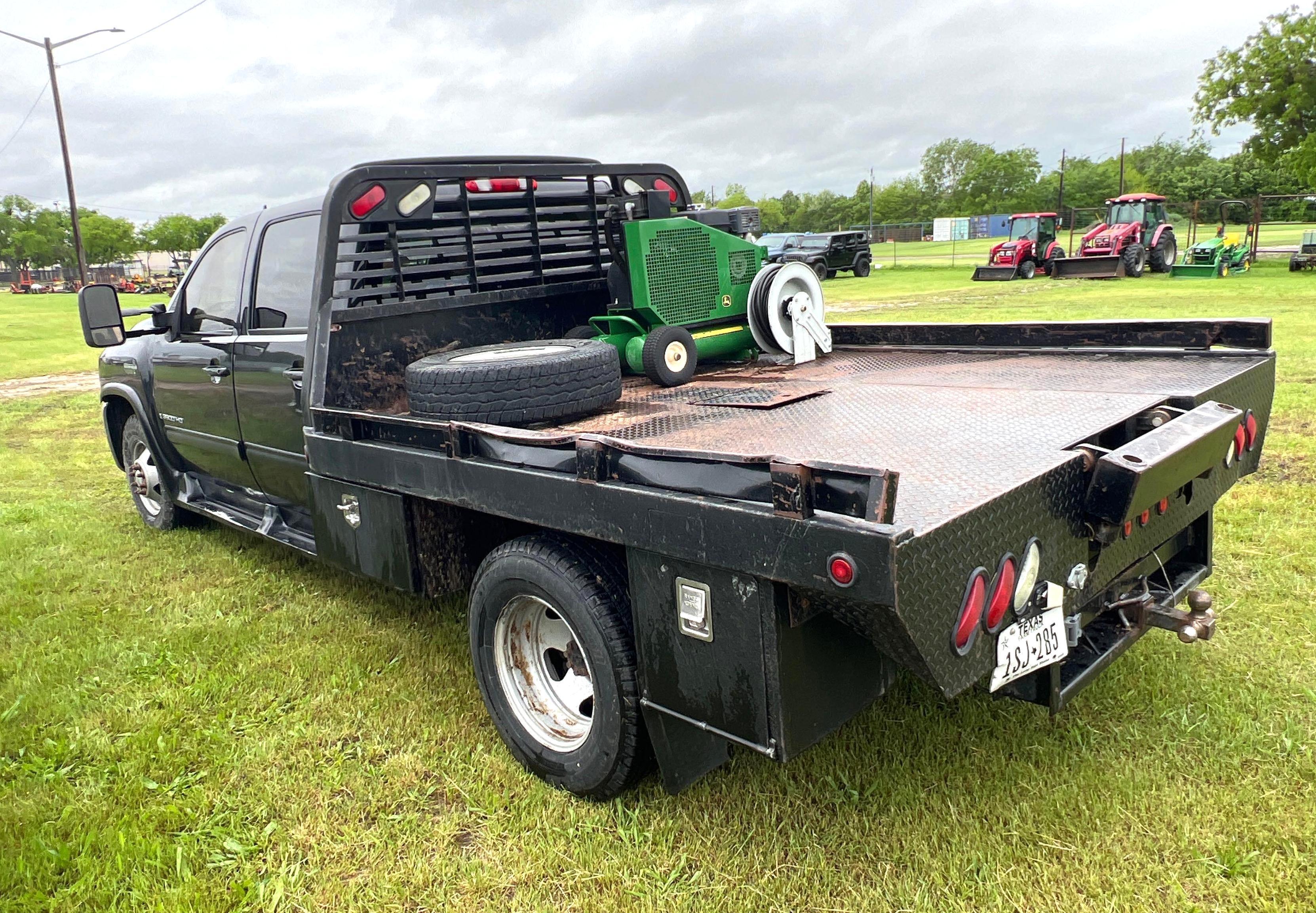 2009 Chevy Silverado Flatbed - Western Hauler - 140K miles - Diesel - Runs as it should