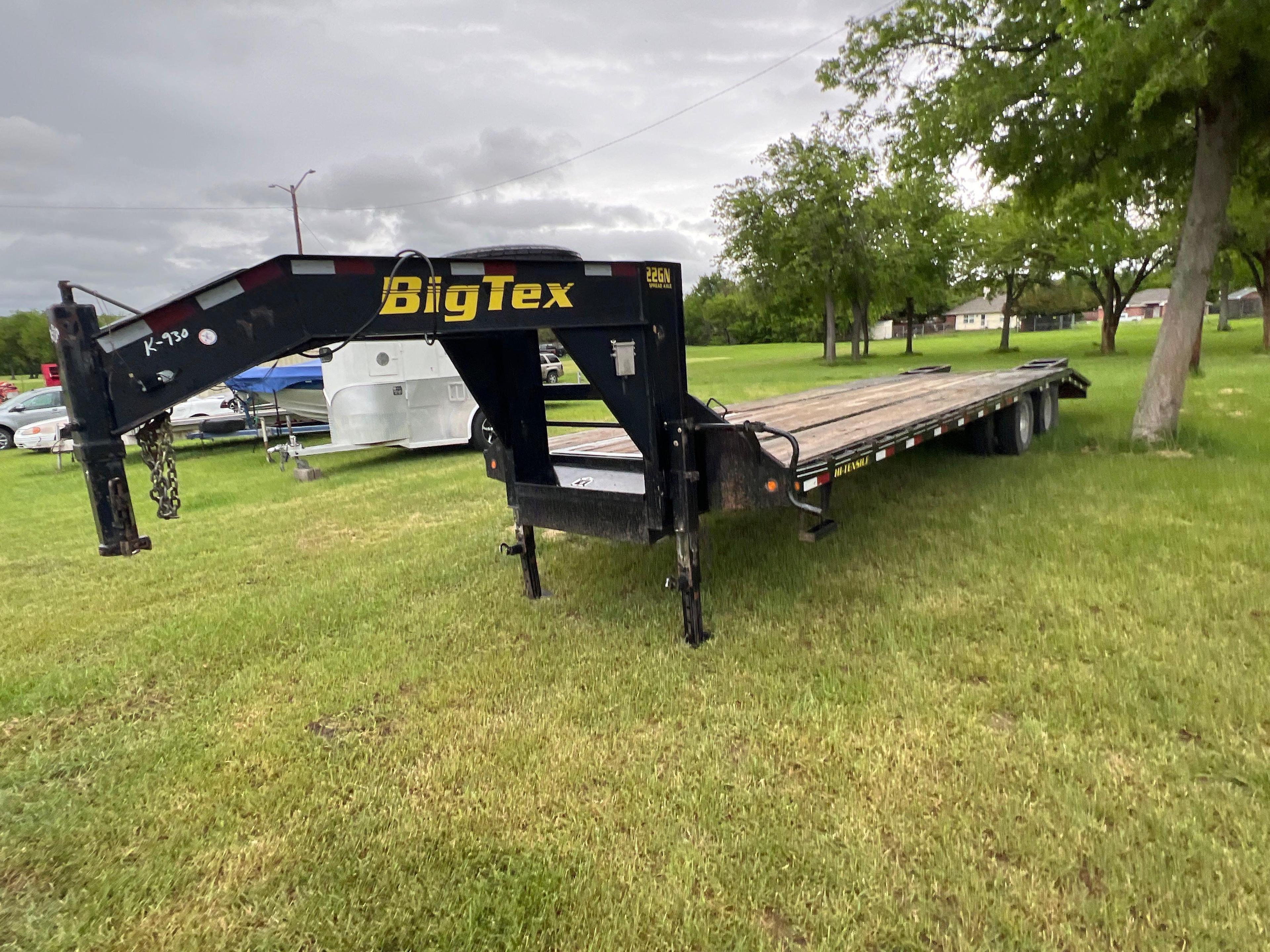 2011 Big Tex Gooseneck Trailer - 25+5 with Ramps - 48 inch Spread Axles