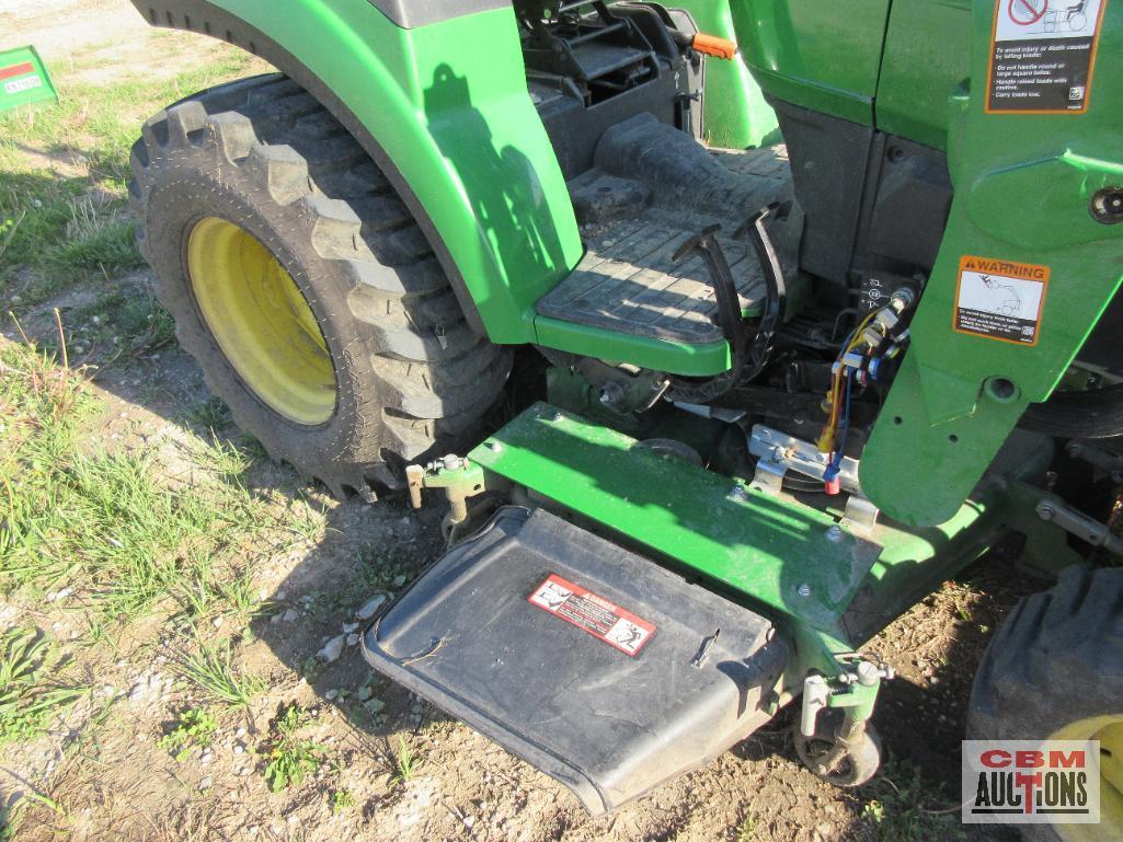 John Deere 2032R Compact Utility Tractor, 32Hp Diesel,220 Hrs, MFWD, Hydrostatic 2 Speed