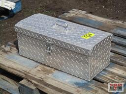 Diamond Thread Metal Tool Box 10.5" x 24.75" x 9.5"... ...