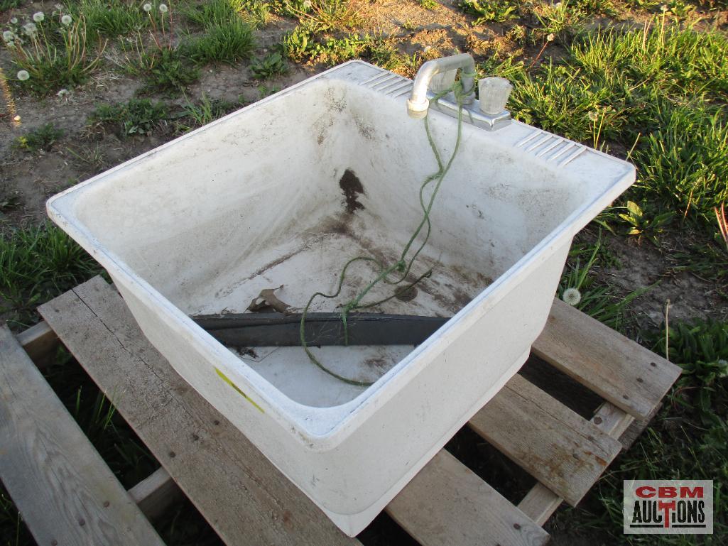 White Plastic Utility Sink w/ Legs...