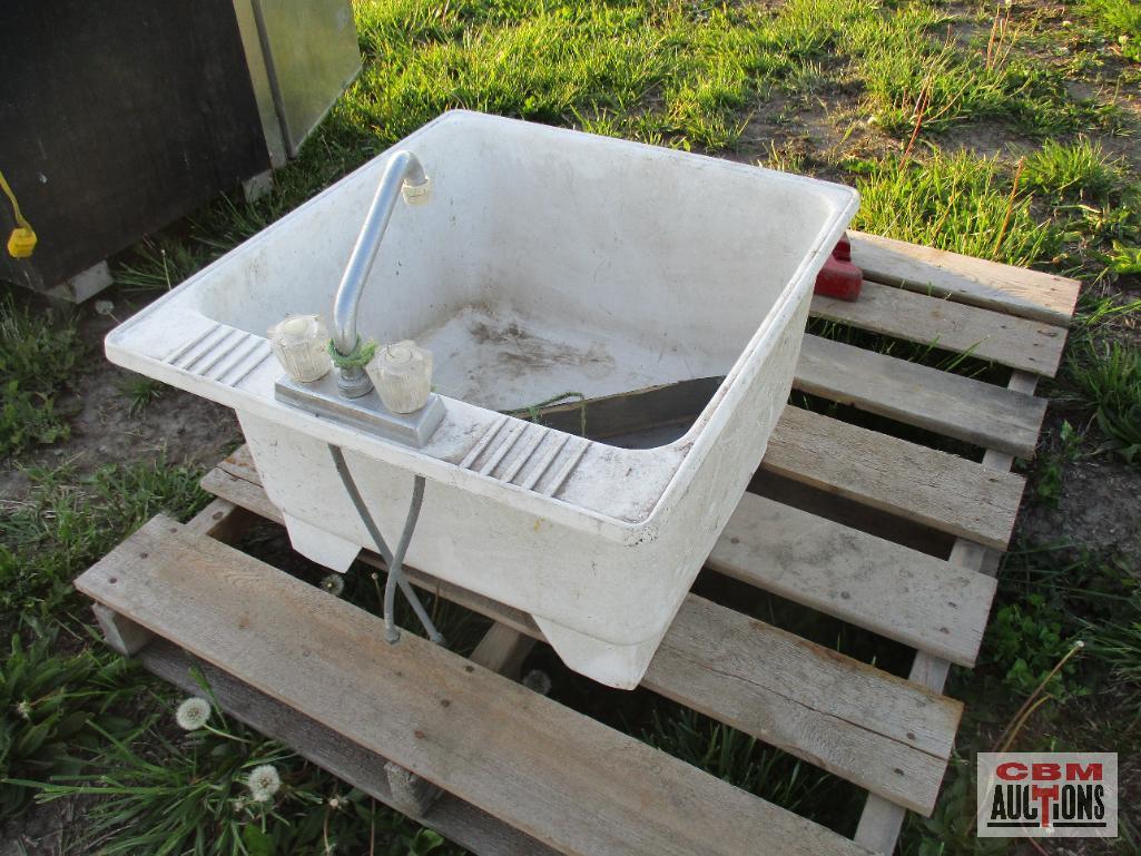 White Plastic Utility Sink w/ Legs...