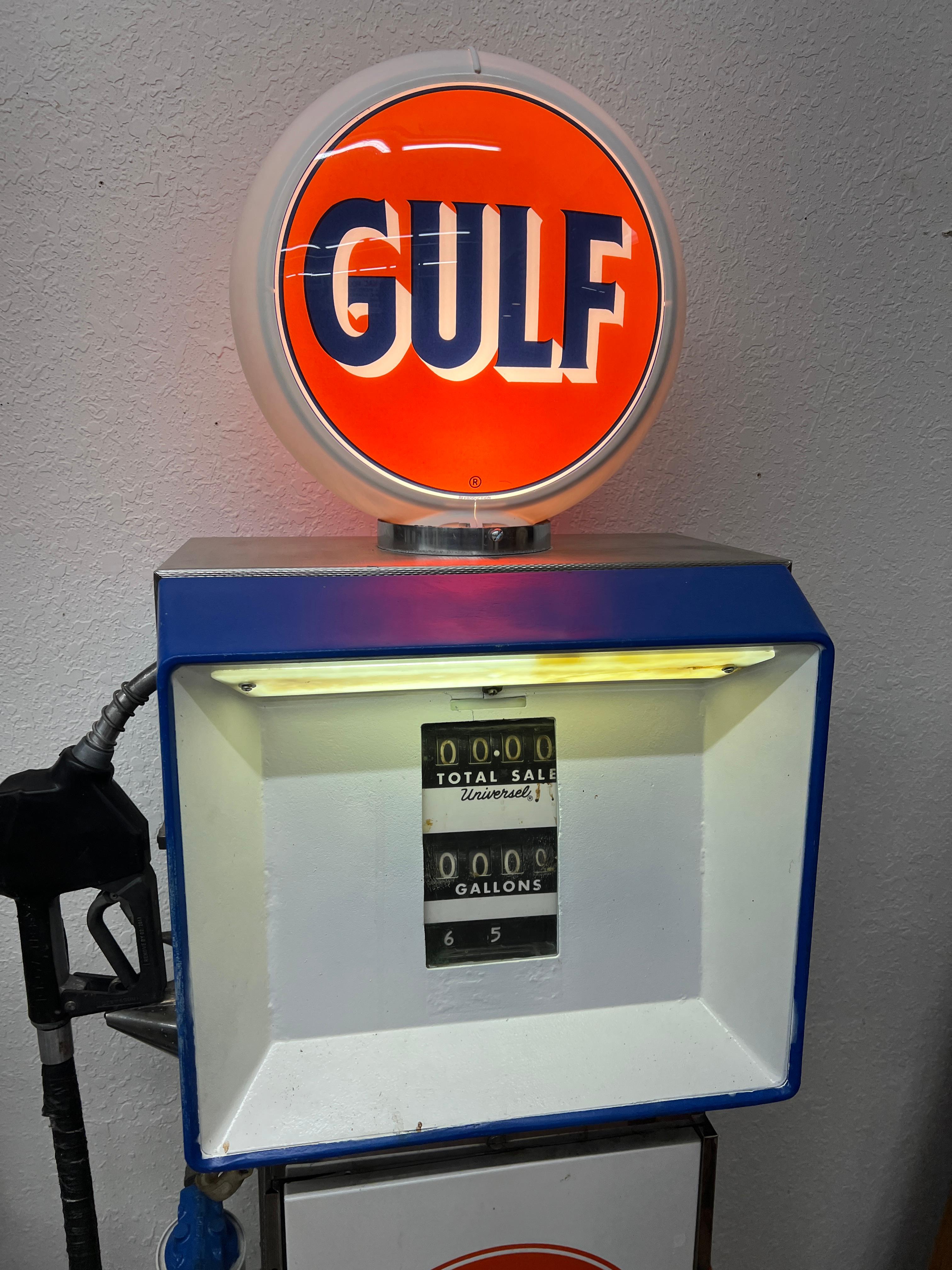 1960s GULF OIL Co. Bennett Model 748 Gas Pump