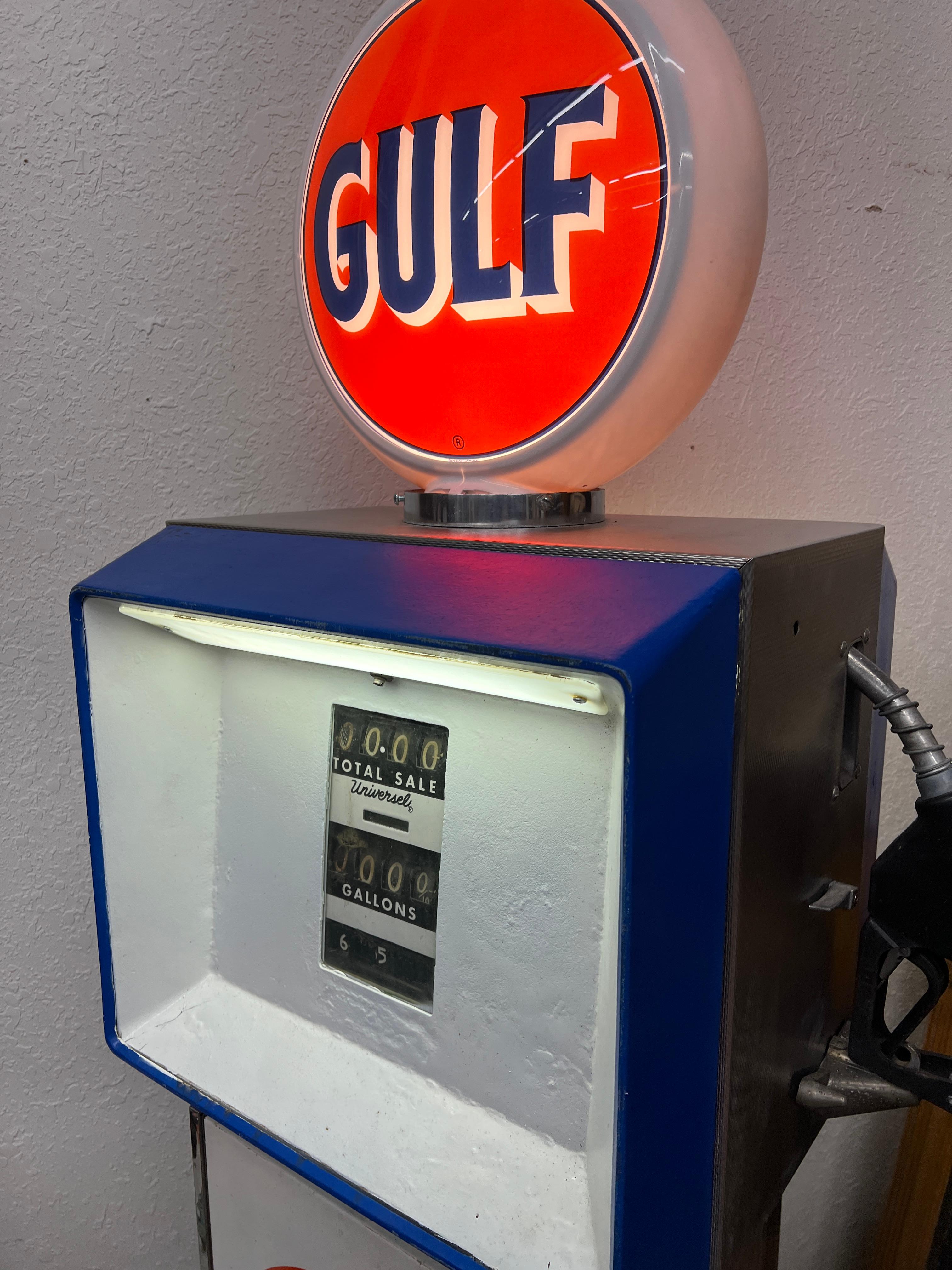 1960s GULF OIL Co. Bennett Model 748 Gas Pump