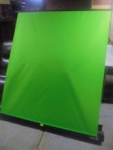 Portable Retracting Green Screen in Carry Case Stand