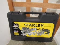 113PC STANLEY TOOL KIT