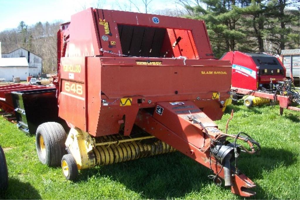 NH 648 Silage Special Round Baler